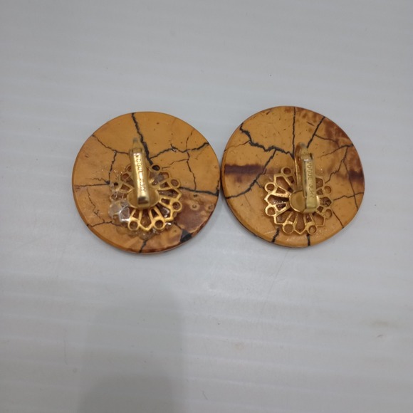 Vintage Vogue JLRY Clip Earrings Wooden Faux Marble Look Disc 1.25" Signed - Picture 5 of 9